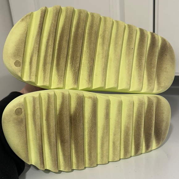 Yeezy Highlighter Yellow Slide Sandals - Picture 6 of 7
